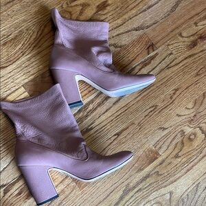 Elegant Mauve Ankle Boots